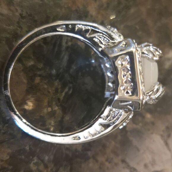 Silvertone Faux Opal Ring Size 7 NWT - Picture 4 of 5